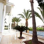 Villa The White House