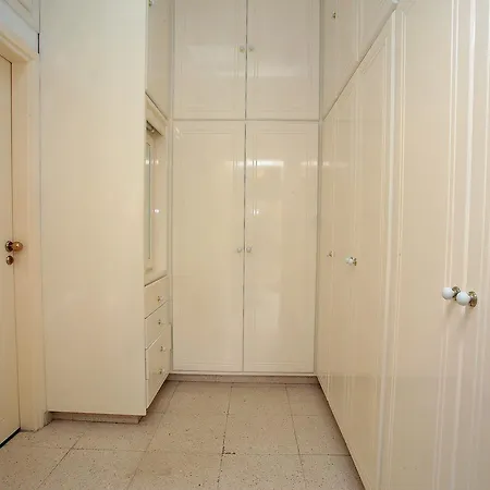 The White House Vila Larnaca