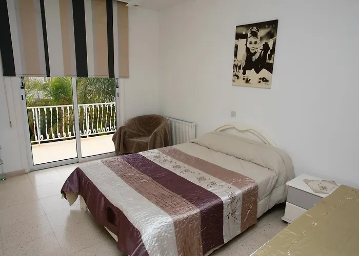 The White House Вілла