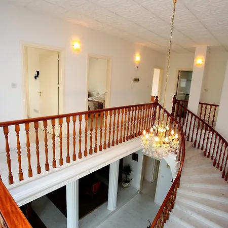 וילה The White House לרנקה