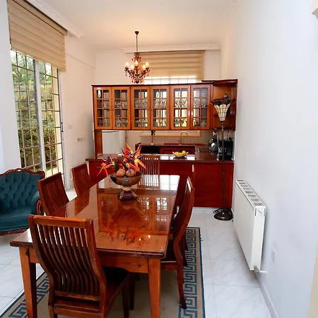 The White House לרנקה