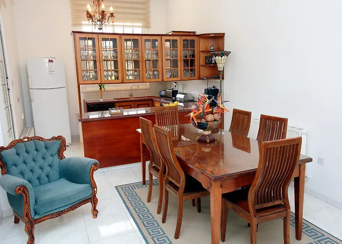 The White House * Ларнака