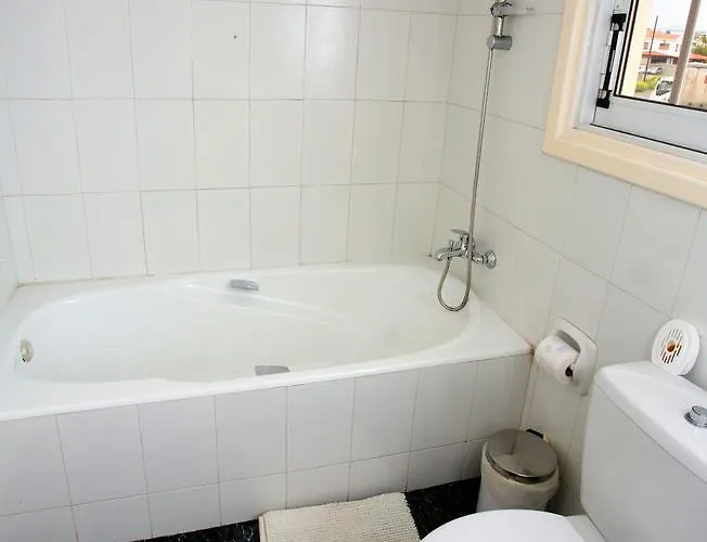 Villa The White House