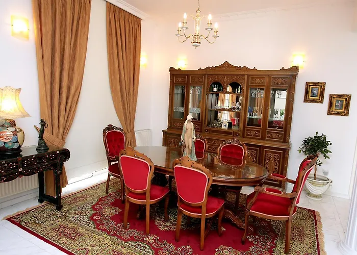 Villa The White House